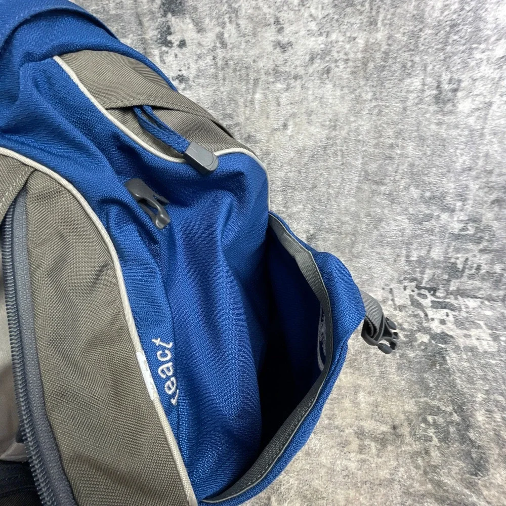 Osprey Daypack Blue Gray Everyday Recycled Backpack AirSpeed  Daypack Hiking Bag